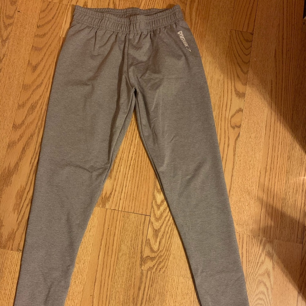 GYM SHARK LIKE NEW LEGGINGS